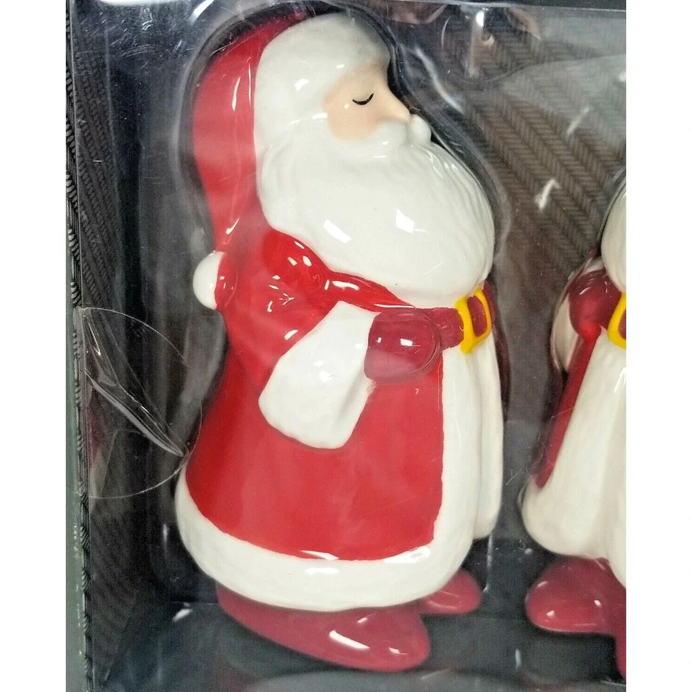 Santa Claus Salt and Pepper Shaker Christmas Holiday Set Decor New